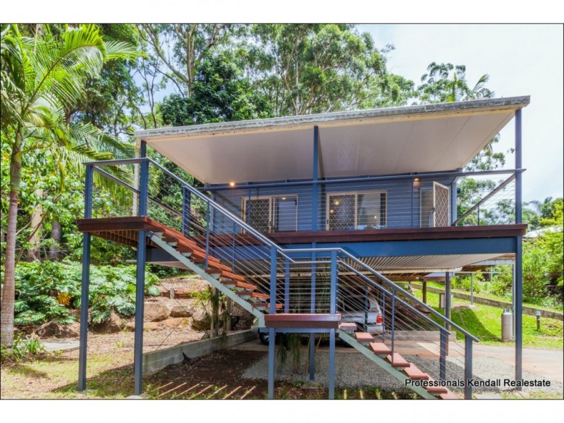 74 Contour Road, Eagle Heights QLD 4271