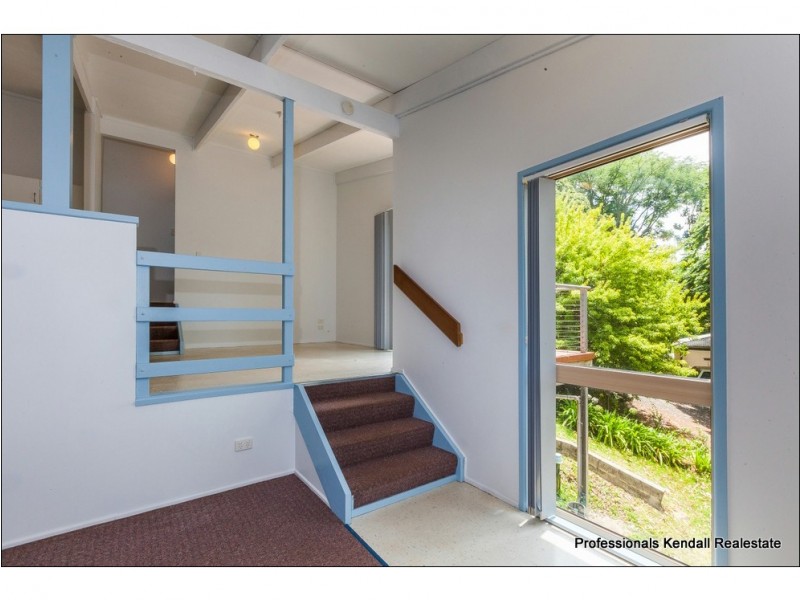 74 Contour Road, Eagle Heights QLD 4271