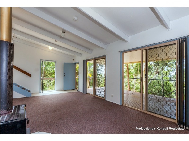 74 Contour Road, Eagle Heights QLD 4271