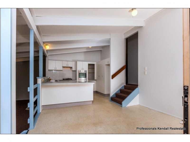 74 Contour Road, Eagle Heights QLD 4271