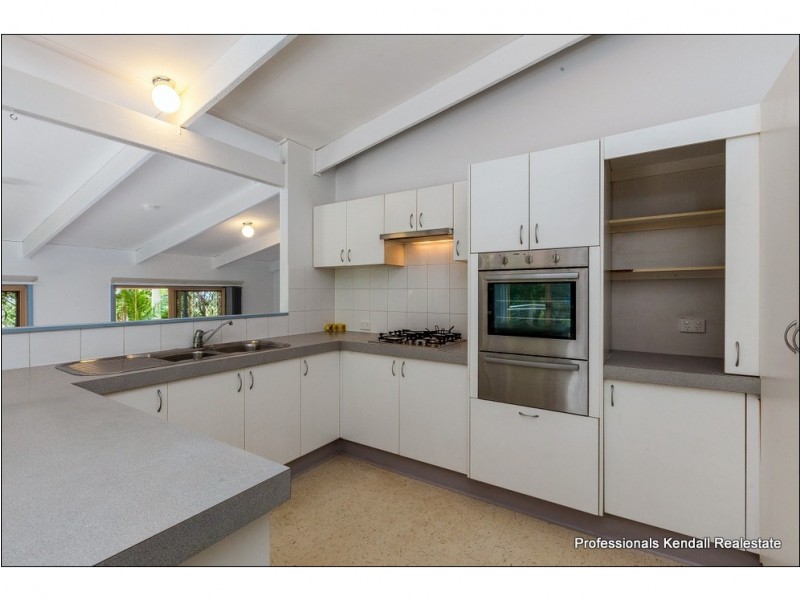 74 Contour Road, Eagle Heights QLD 4271