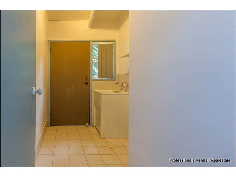 74 Contour Road, Eagle Heights QLD 4271