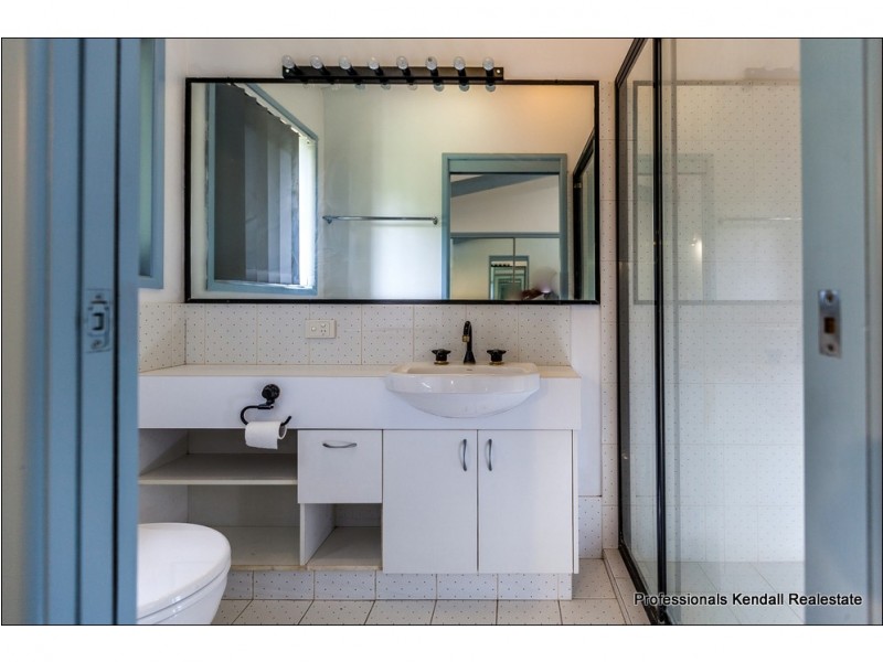 74 Contour Road, Eagle Heights QLD 4271
