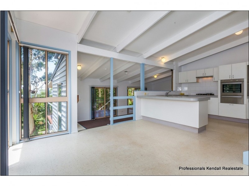 74 Contour Road, Eagle Heights QLD 4271