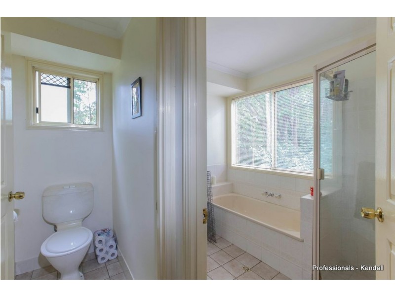 25 Foraker Drive, Eagle Heights QLD 4271