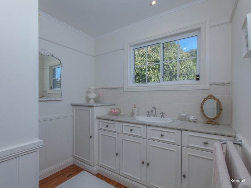 22 Cliff Way, Eagle Heights QLD 4271