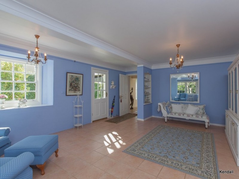 22 Cliff Way, Eagle Heights QLD 4271