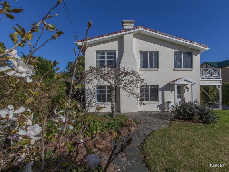 22 Cliff Way, Eagle Heights QLD 4271