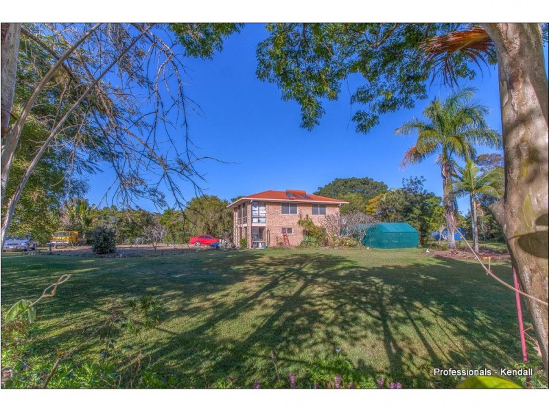 2 Carnarvon Court, Oxenford QLD 4210