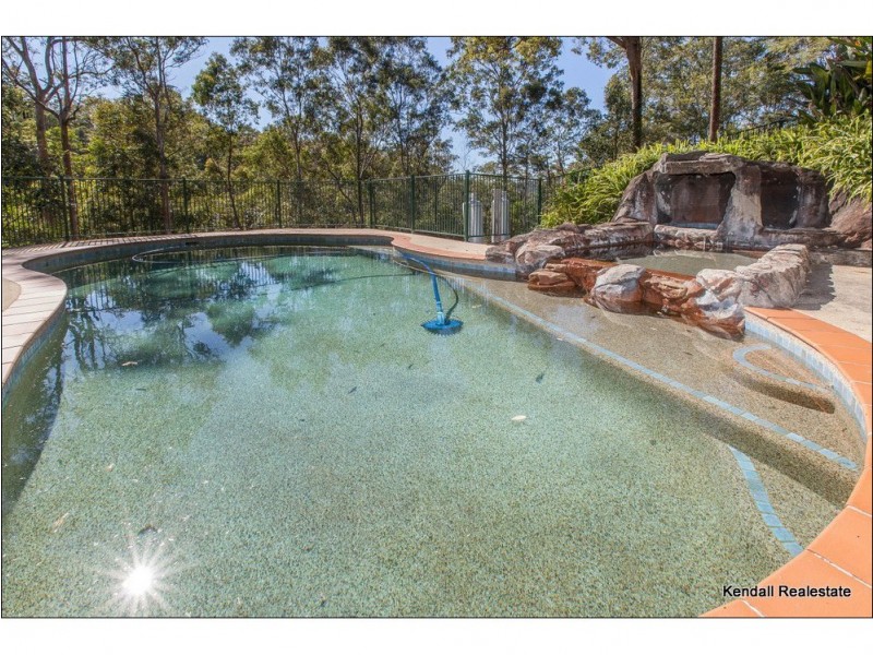136 Henri Robert Drive, Tamborine Mountain QLD 4272
