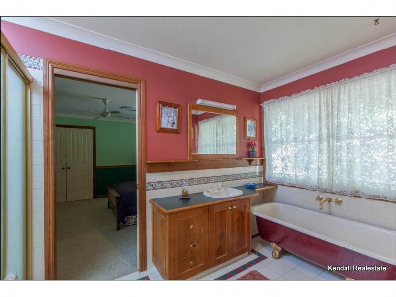 136 Henri Robert Drive, Tamborine Mountain QLD 4272