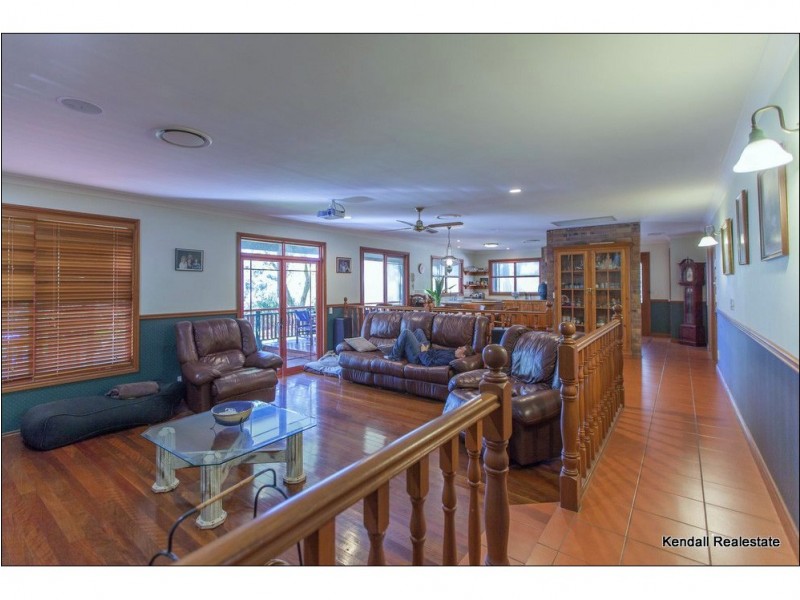 136 Henri Robert Drive, Tamborine Mountain QLD 4272