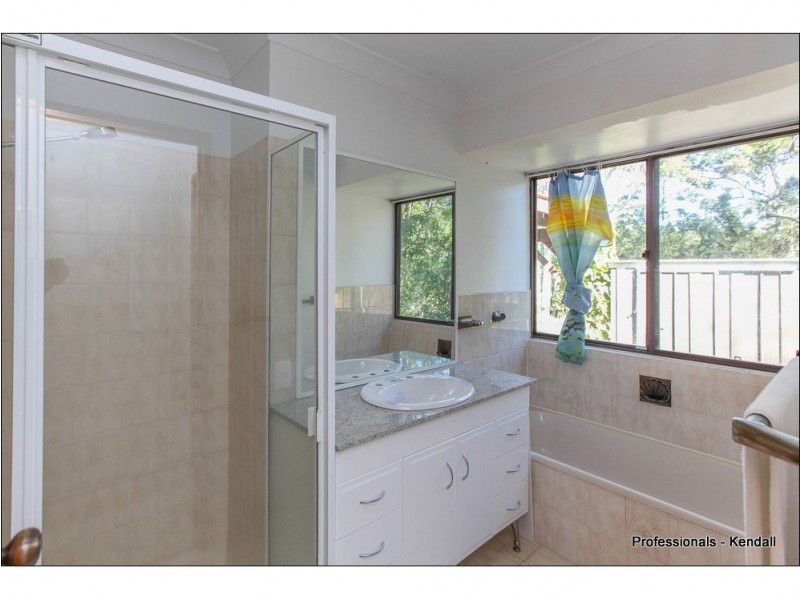 124 Sierra Drive, Tamborine Mountain QLD 4272