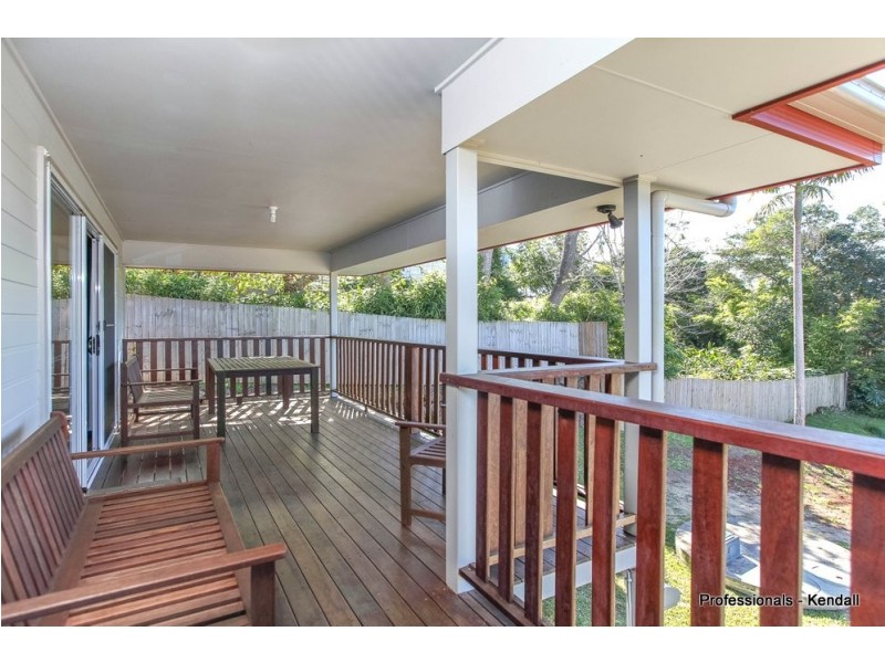 4 Saguaro court, Eagle Heights QLD 4271