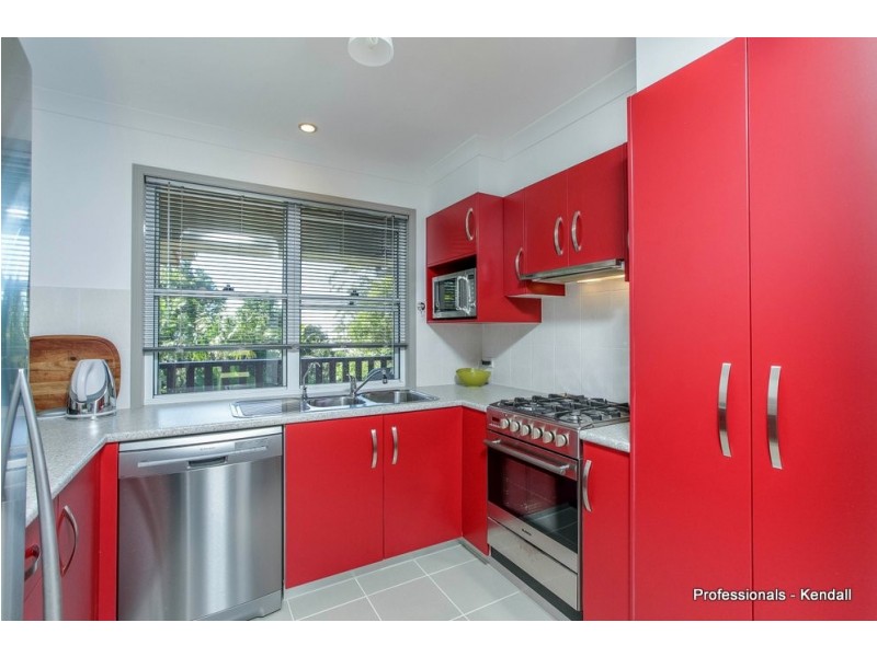 4 Saguaro court, Eagle Heights QLD 4271