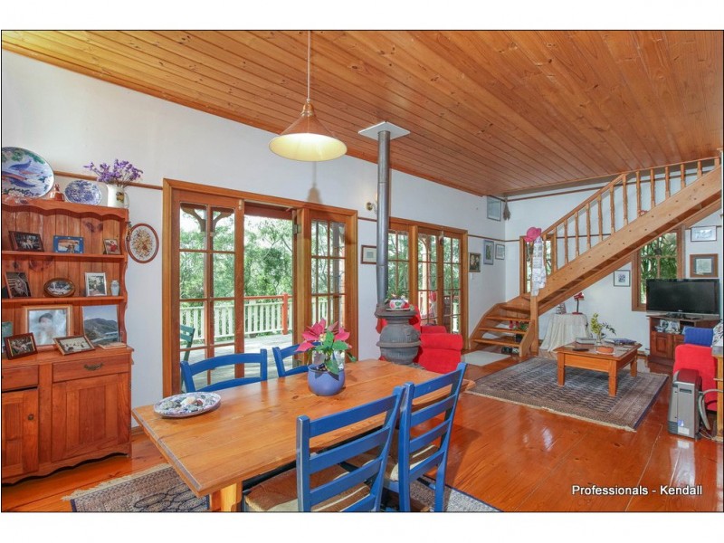 123 Contour Road, Eagle Heights QLD 4271