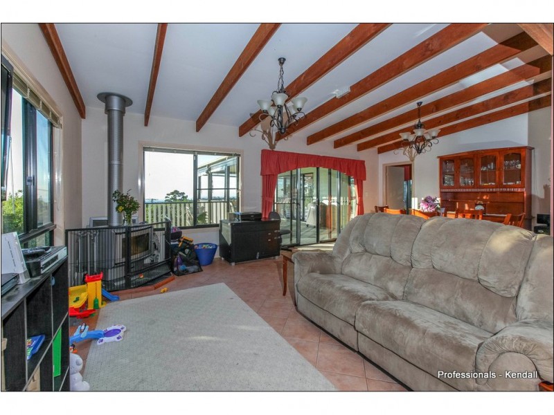 43 Paradise Drive, Eagle Heights QLD 4271