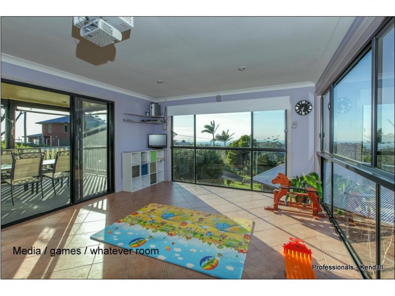 43 Paradise Drive, Eagle Heights QLD 4271