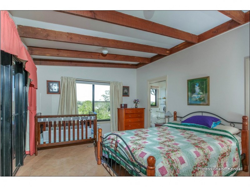 43 Paradise Drive, Eagle Heights QLD 4271