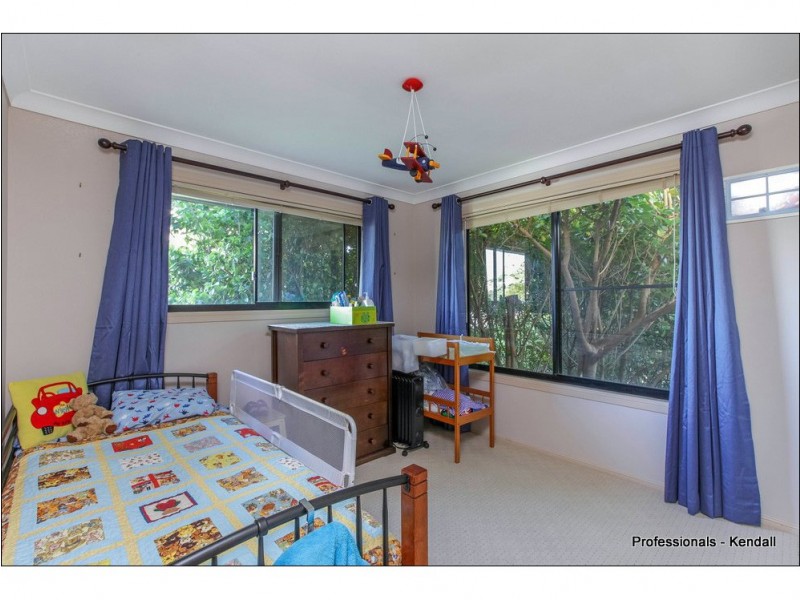 43 Paradise Drive, Eagle Heights QLD 4271