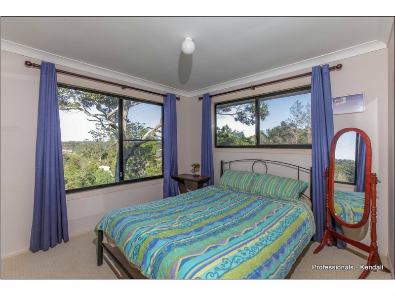 43 Paradise Drive, Eagle Heights QLD 4271