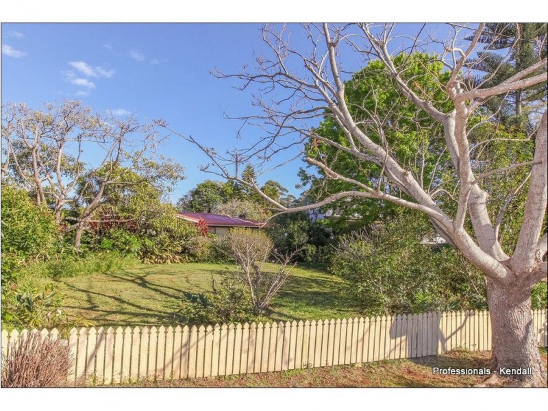 6 Lamington Parade, Tamborine Mountain QLD 4272