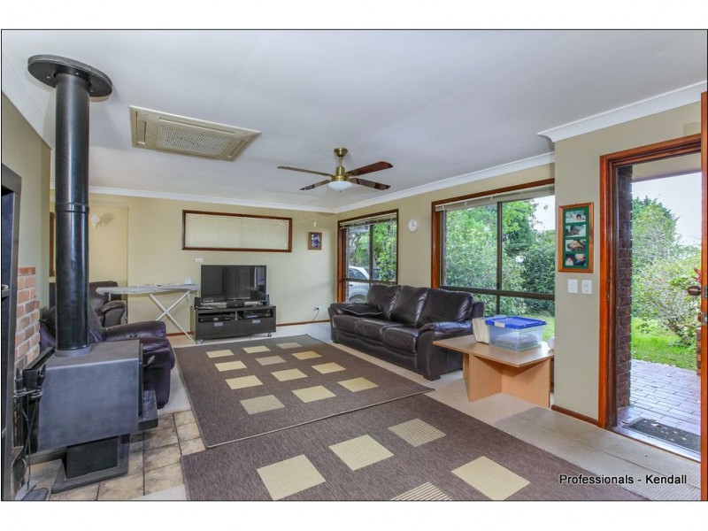 6 Lamington Parade, Tamborine Mountain QLD 4272