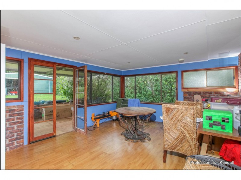 6 Lamington Parade, Tamborine Mountain QLD 4272
