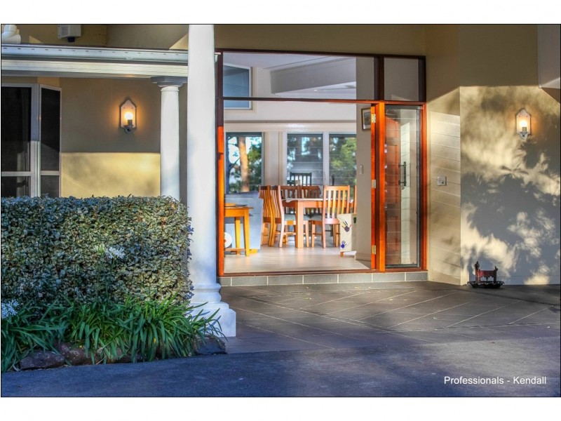 25 Munro Court, Tamborine Mountain QLD 4272