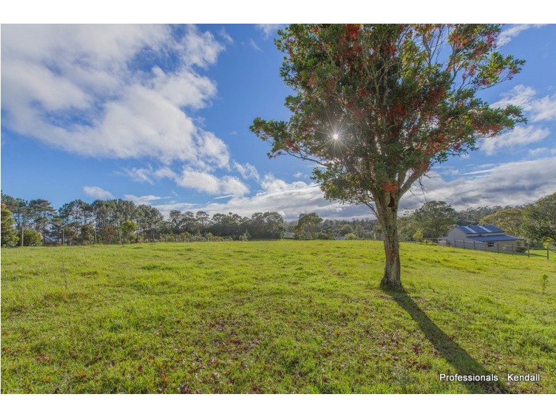 24 Benowa Street, Tamborine Mountain QLD 4272