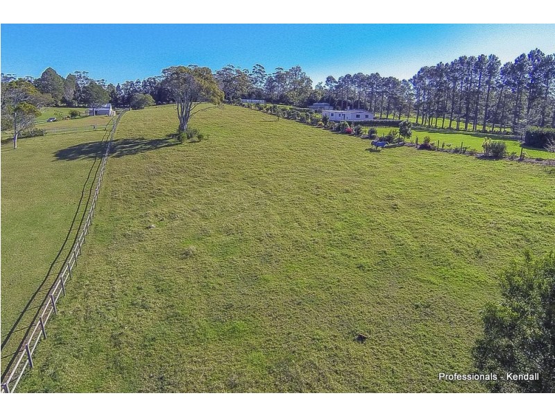 24 Benowa Street, Tamborine Mountain QLD 4272