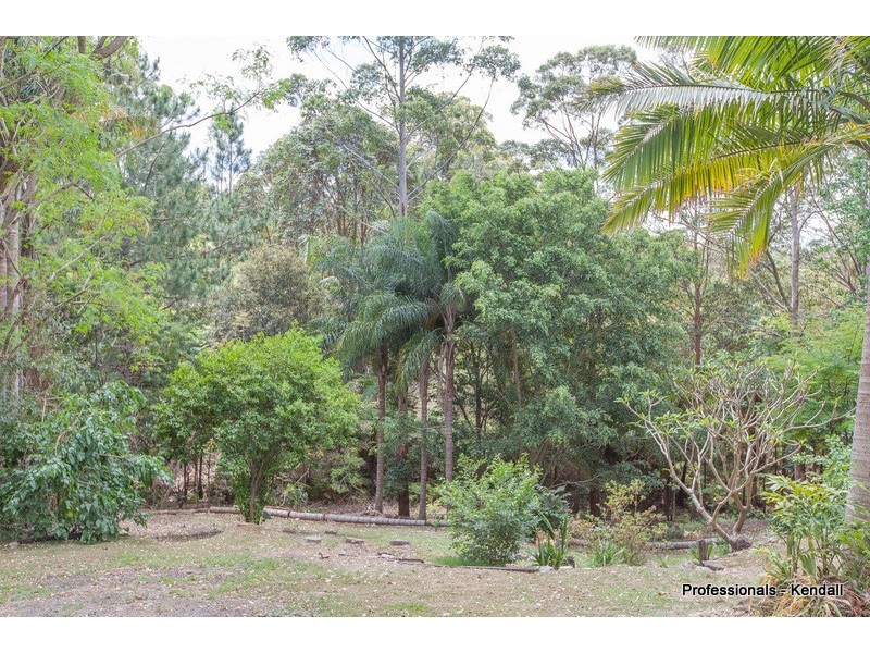 12 Jura Court, Eagle Heights QLD 4271