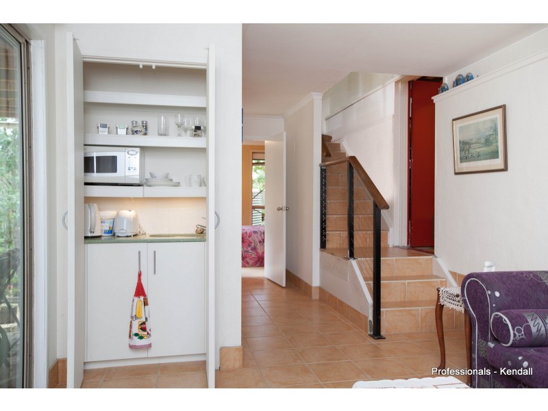 12 Jura Court, Eagle Heights QLD 4271