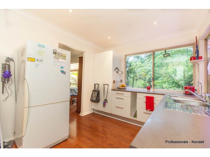 12 Jura Court, Eagle Heights QLD 4271