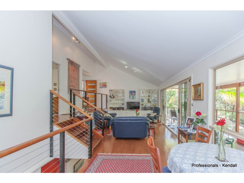 12 Jura Court, Eagle Heights QLD 4271