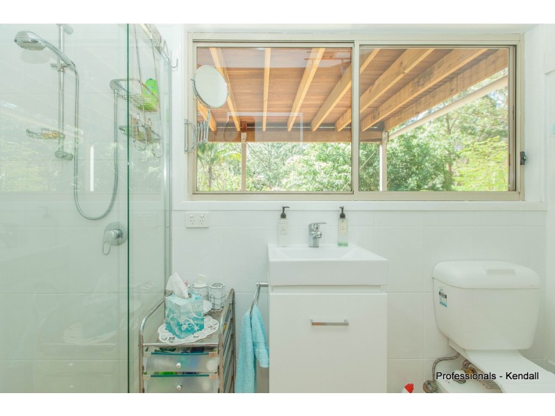 12 Jura Court, Eagle Heights QLD 4271