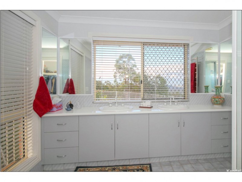 5 Celebes Court, Tamborine Mountain QLD 4272