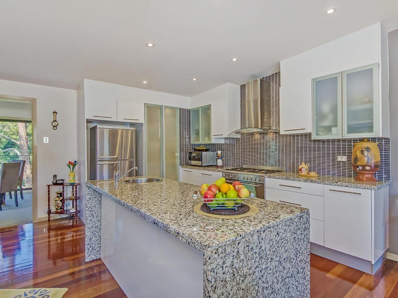 16 Flores Court, Tamborine Mountain QLD 4272