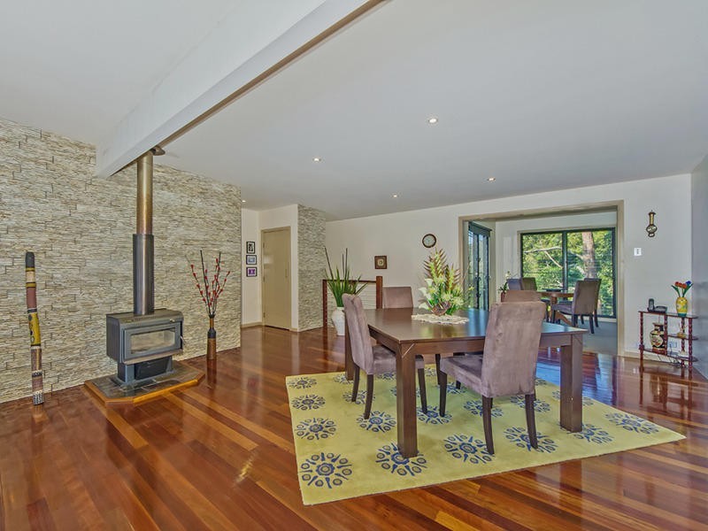 16 Flores Court, Tamborine Mountain QLD 4272