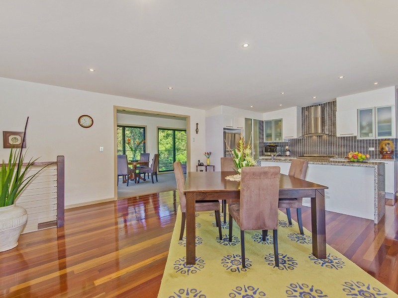 16 Flores Court, Tamborine Mountain QLD 4272