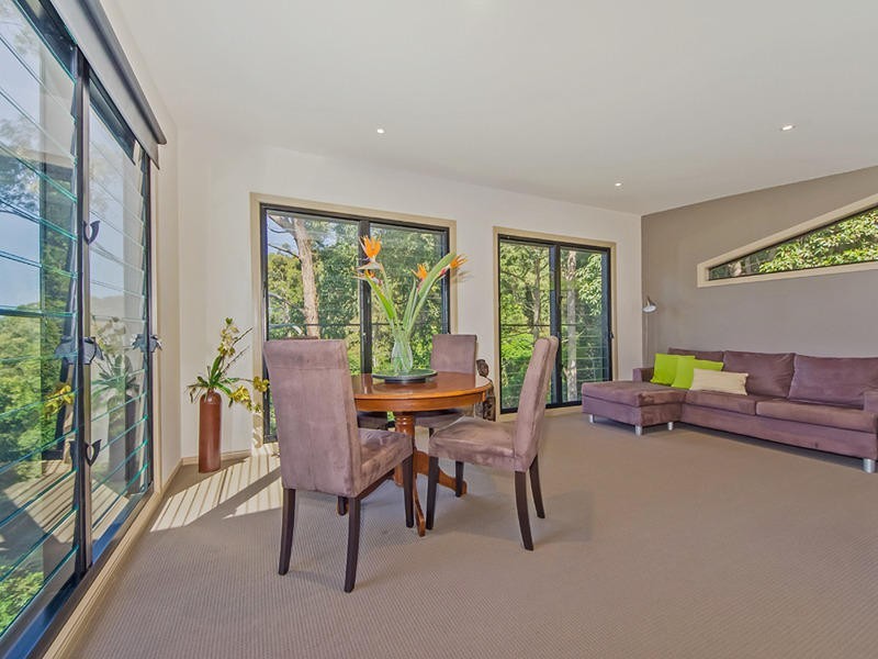 16 Flores Court, Tamborine Mountain QLD 4272