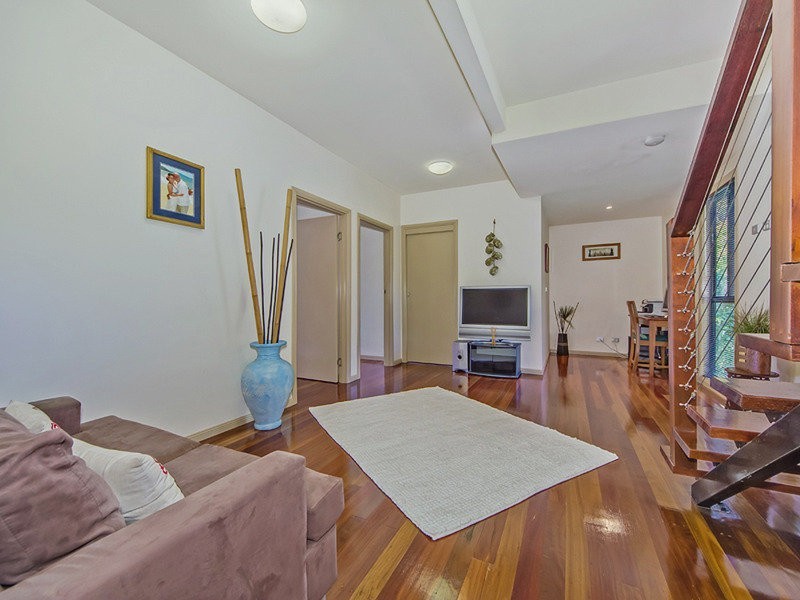 16 Flores Court, Tamborine Mountain QLD 4272
