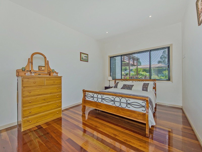 16 Flores Court, Tamborine Mountain QLD 4272