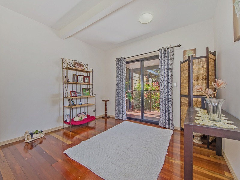 16 Flores Court, Tamborine Mountain QLD 4272