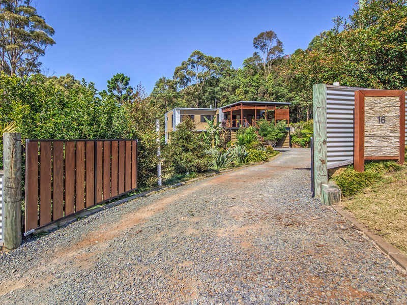 16 Flores Court, Tamborine Mountain QLD 4272