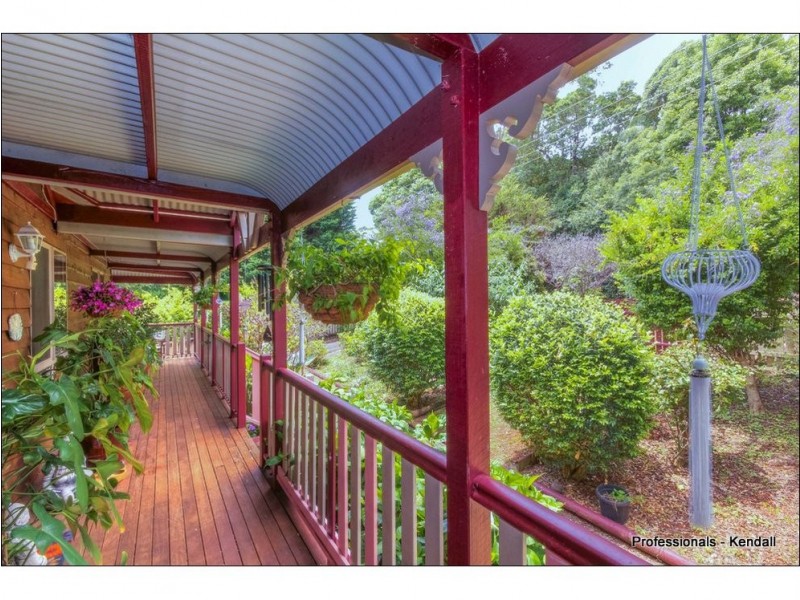 4 Ben Nevis Street, Tamborine Mountain QLD 4272