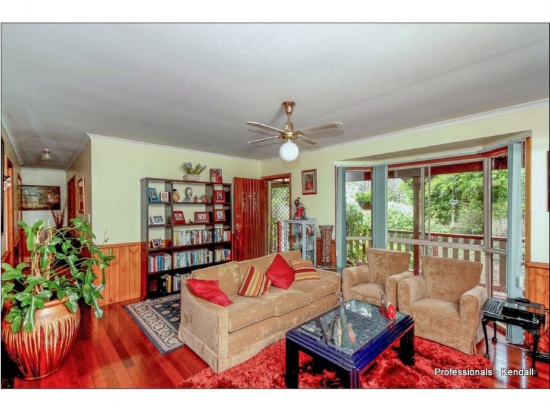 4 Ben Nevis Street, Tamborine Mountain QLD 4272