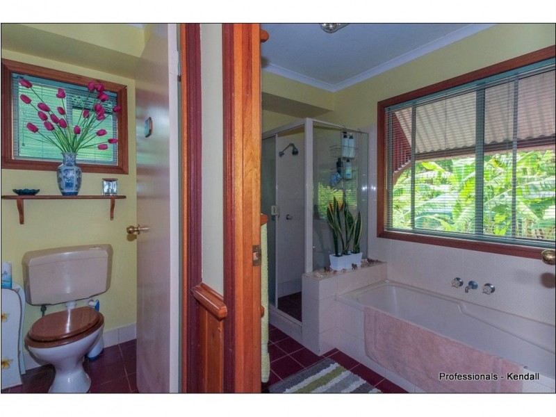 4 Ben Nevis Street, Tamborine Mountain QLD 4272