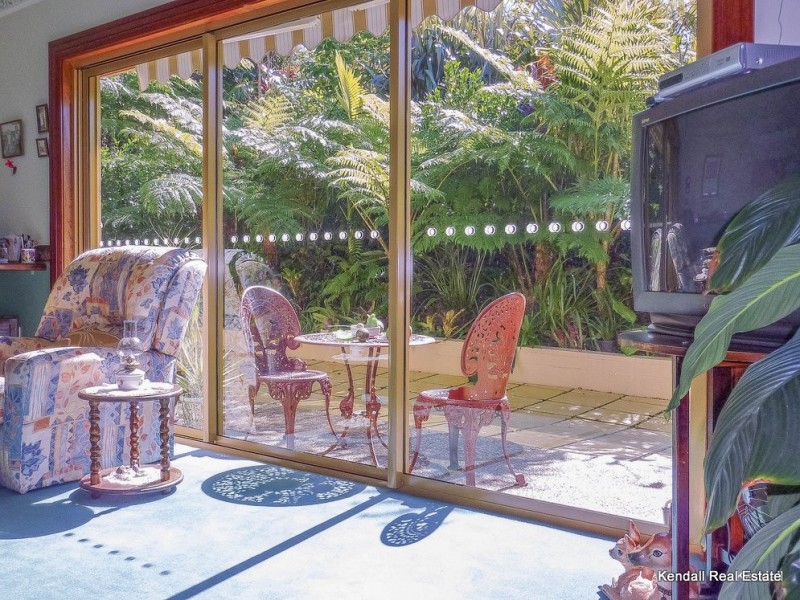 13 Eagles Retreat Place, Eagle Heights QLD 4271