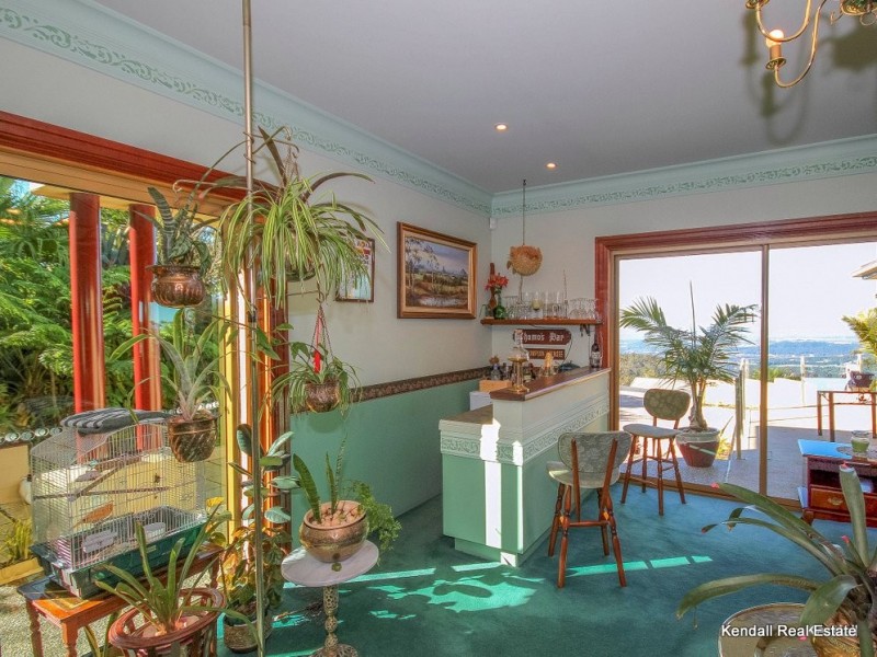 13 Eagles Retreat Place, Eagle Heights QLD 4271